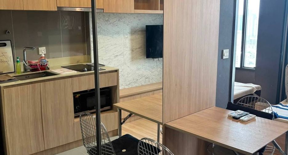 À louer et à vendre 1 chambre condo à Phaya Thai, Bangkok