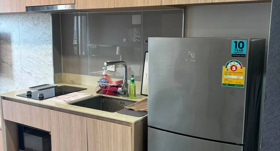À louer et à vendre 1 chambre condo à Phaya Thai, Bangkok