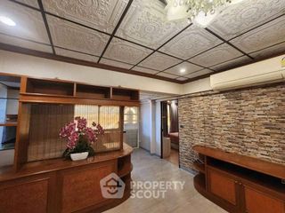 For sale 2 bedrooms condo in Wang Thonglang, Bangkok