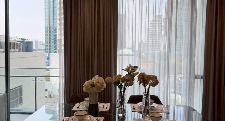 À vendre 2 chambres condo à Khlong Toei, Bangkok