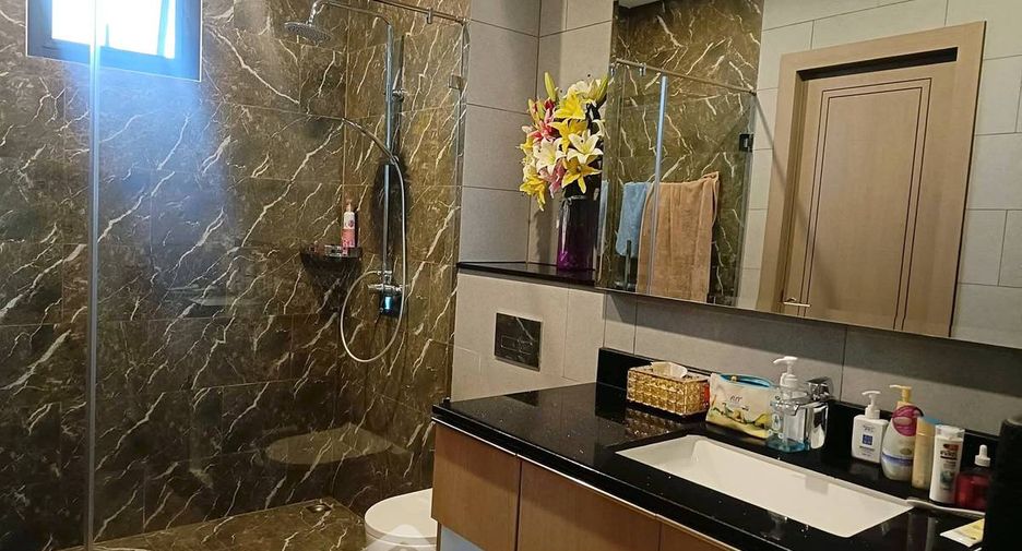 Villa zur Miete und zum Kauf mit 4 Zimmer in Huay Yai, Pattaya