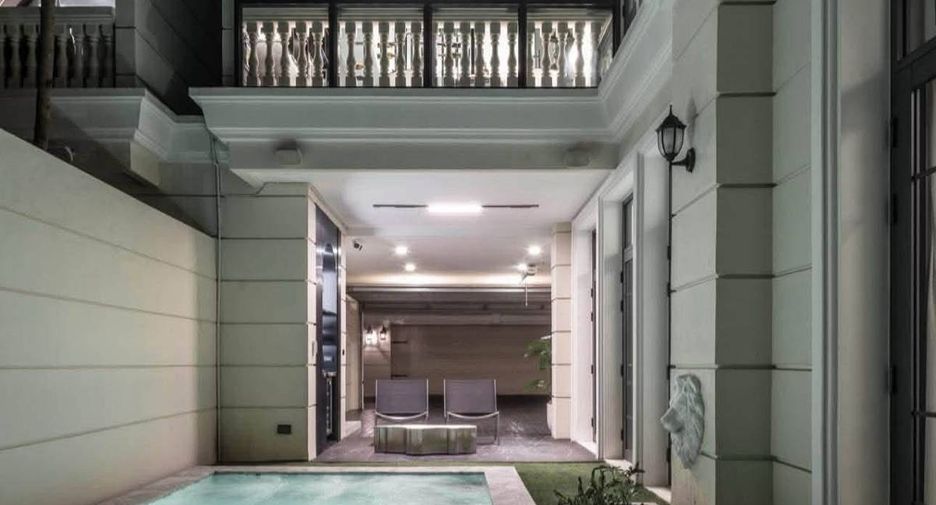 Reihenhaus zur Miete und zum Kauf mit 4 Zimmer in Watthana, Bangkok