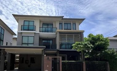 Casa en venta de 5 habitaciones en Don Mueang, Bangkok