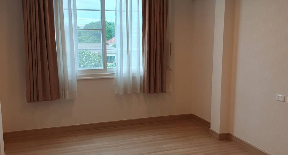 出售 3 卧室 联排别墅 在 Bang Na, 曼谷