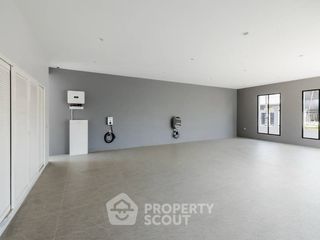 Casa en venta de 4 habitaciones en Bang Khen, Bangkok