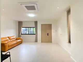 出售 和 出租 4 卧室 联排别墅 在 Lat Phrao, 曼谷