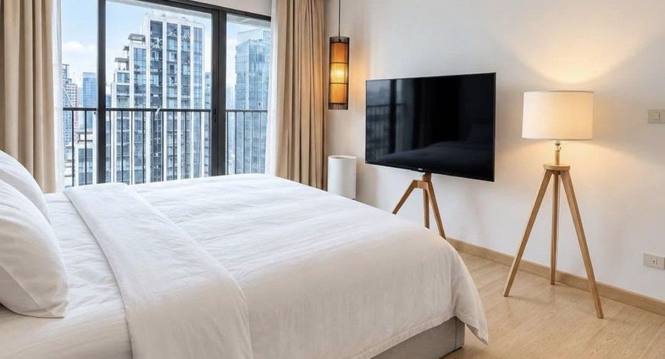 For rent 2 bedrooms condo in Khlong Toei, Bangkok