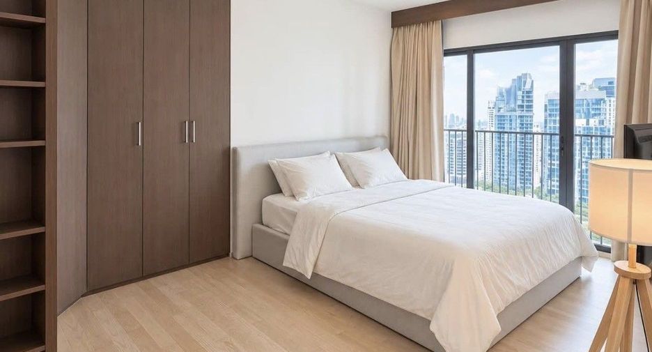For rent 2 bedrooms condo in Khlong Toei, Bangkok