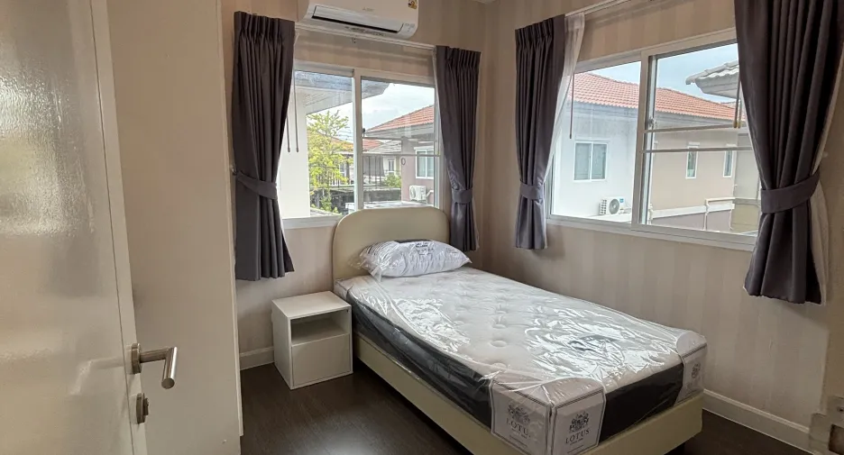 For rent 4 bedrooms house in Mueang Phuket, Phuket