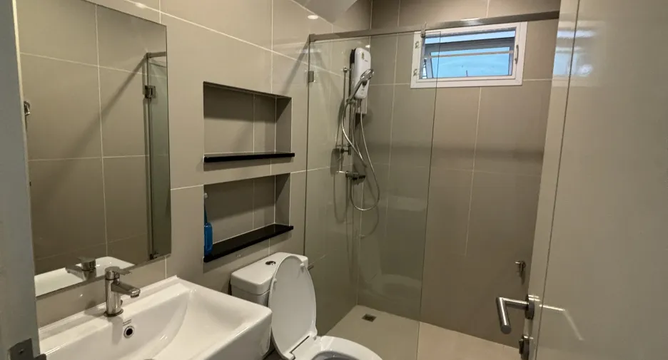 For rent 4 bedrooms house in Mueang Phuket, Phuket