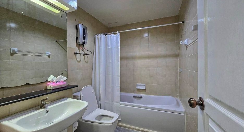 For rent 1 bed condo in Khlong Toei, Bangkok