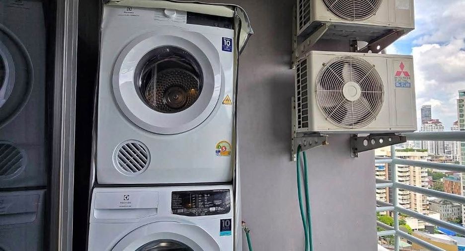 For rent 1 bed condo in Khlong Toei, Bangkok