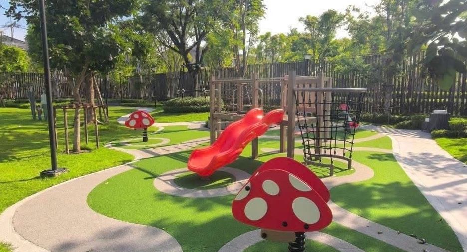 For rent 3 bedrooms townhouse in Bang Phli, Samut Prakan