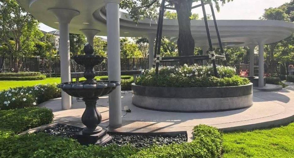 For rent 3 bedrooms townhouse in Bang Phli, Samut Prakan