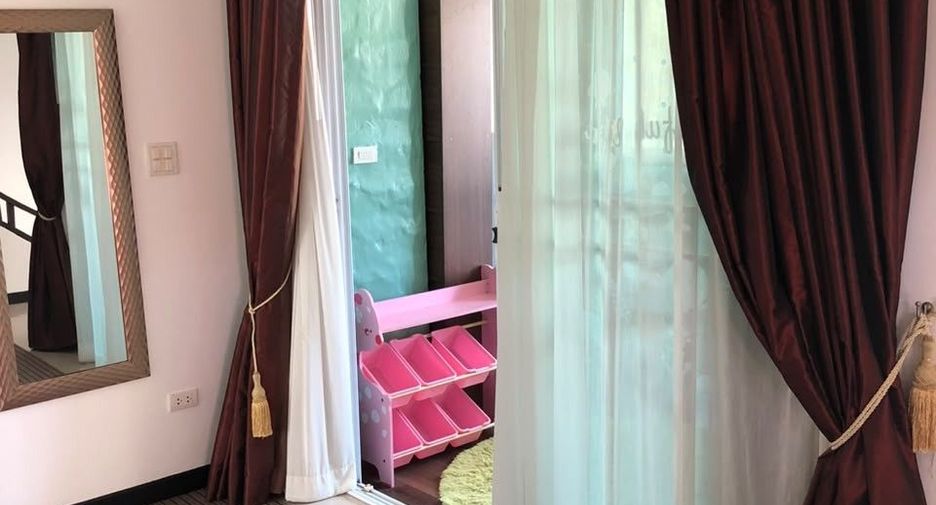 For rent 6 bedrooms villa in Mueang Phuket, Phuket