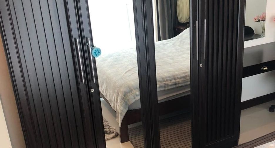 For rent 6 bedrooms villa in Mueang Phuket, Phuket