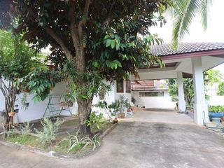 À louer 2 chambres maison à Saraphi, Chiang Mai