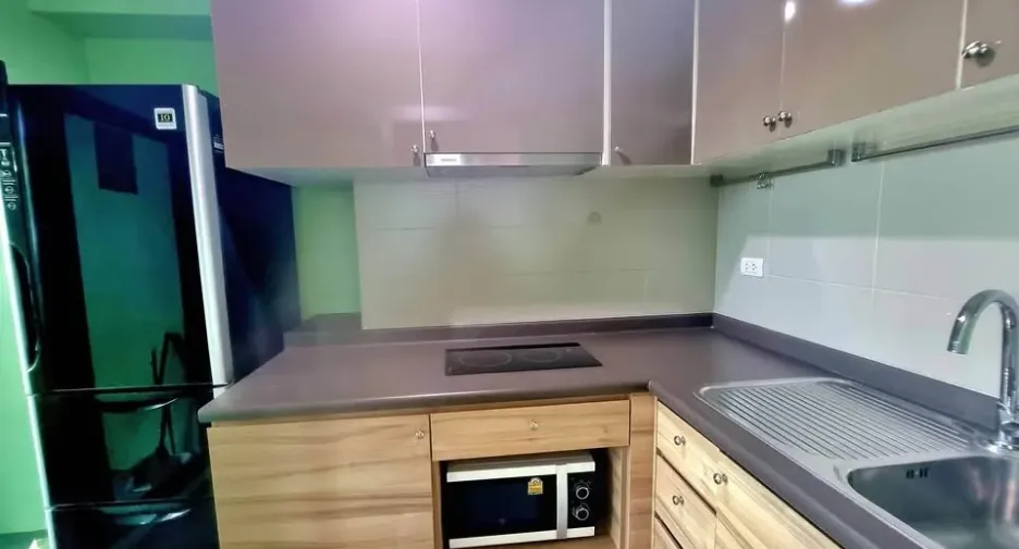 For rent 2 bedrooms condo in Yan Nawa, Bangkok
