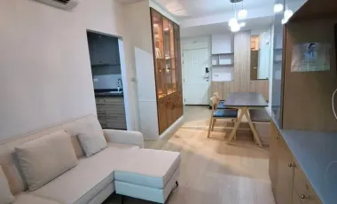 For rent 2 bedrooms condo in Yan Nawa, Bangkok