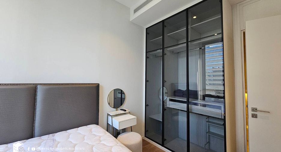 For rent 2 bedrooms condo in Pathum Wan, Bangkok