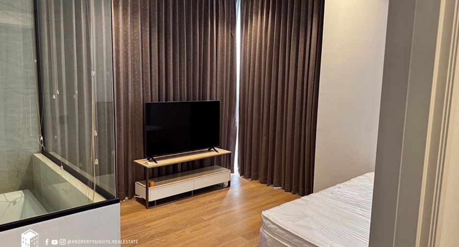 For rent 2 bedrooms condo in Pathum Wan, Bangkok