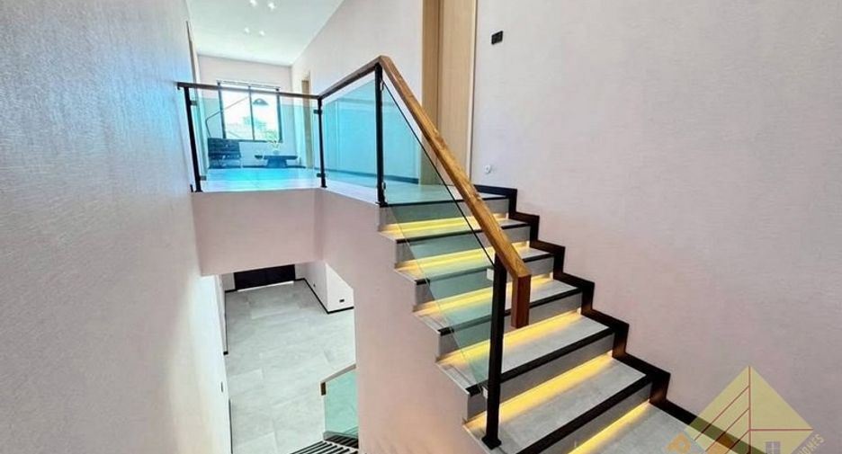 À vendre 5 chambres maison à Bang Lamung, Chonburi