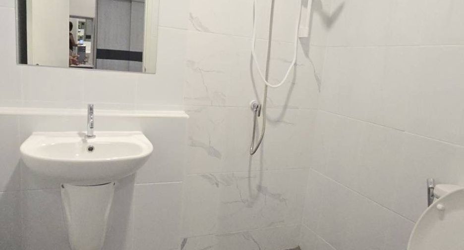 For rent 2 bedrooms townhouse in Bang Lamung, Chonburi