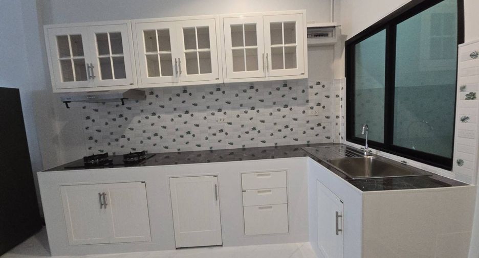 For rent 2 bedrooms townhouse in Bang Lamung, Chonburi