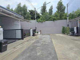 For rent 2 bedrooms townhouse in Bang Lamung, Chonburi