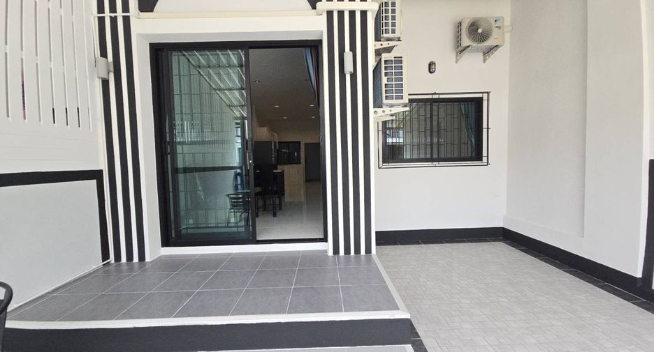 For rent 2 bedrooms townhouse in Bang Lamung, Chonburi