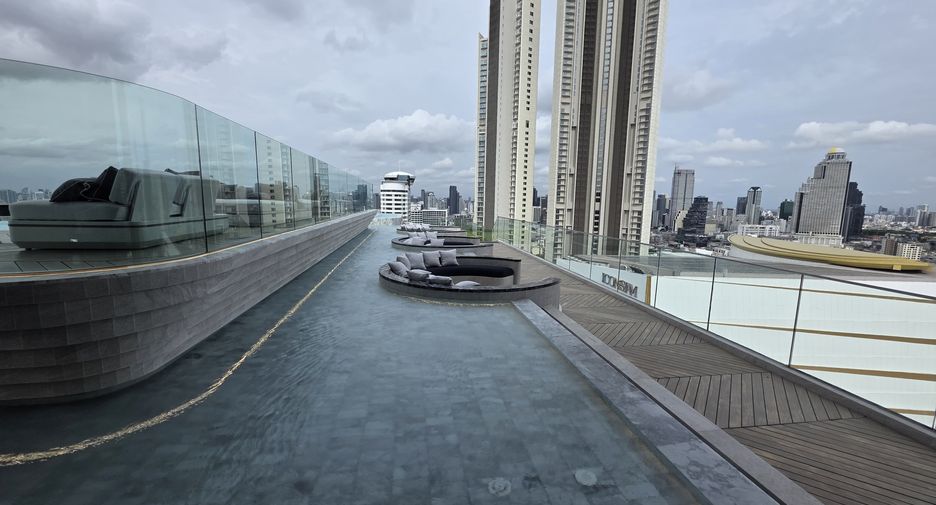 For sale 2 bedrooms condo in Khlong San, Bangkok