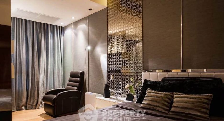 For rent 2 bedrooms condo in Yan Nawa, Bangkok