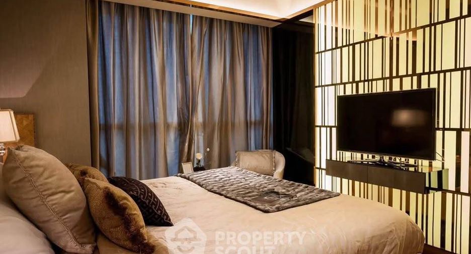 For rent 2 bedrooms condo in Yan Nawa, Bangkok