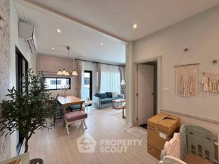For rent 3 bedrooms townhouse in Lat Krabang, Bangkok