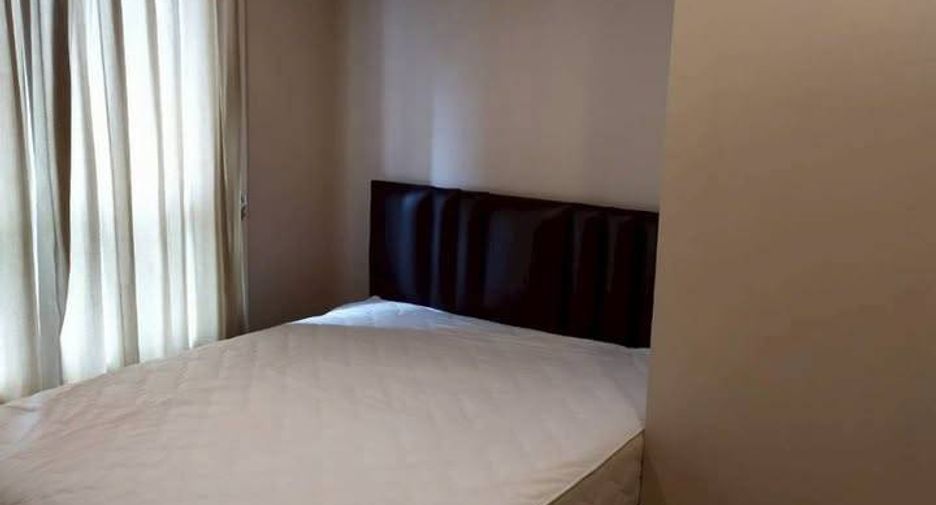 For rent 3 bedrooms condo in Huai Khwang, Bangkok