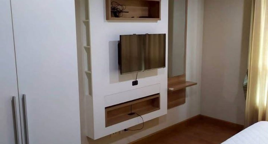 For rent 3 bedrooms condo in Huai Khwang, Bangkok