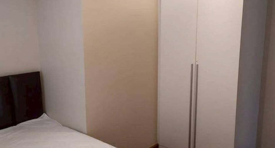 For rent 3 bedrooms condo in Huai Khwang, Bangkok