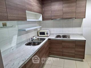 For rent 3 bedrooms condo in Huai Khwang, Bangkok