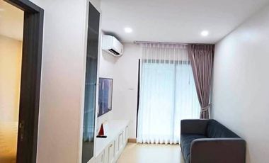 Condo en alquiler de 2 habitaciones en Huai Khwang, Bangkok