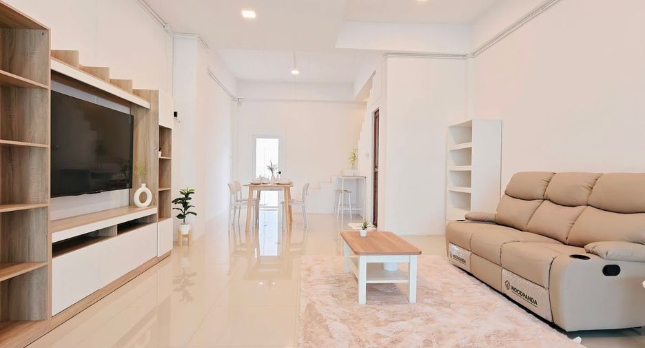 For rent 2 bedrooms townhouse in Mueang Phuket, Phuket
