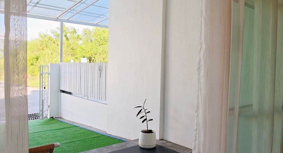 For rent 2 bedrooms townhouse in Mueang Phuket, Phuket