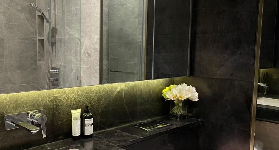 For rent 1 bed condo in Pathum Wan, Bangkok
