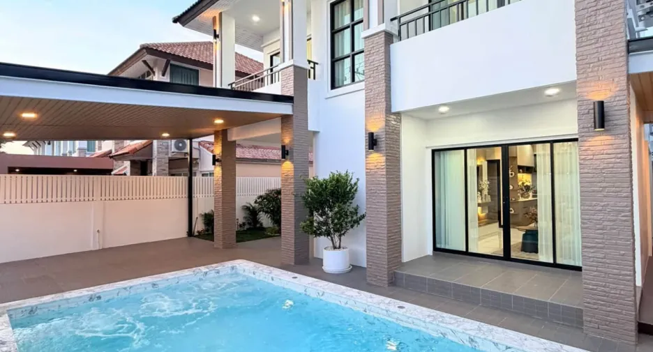 For sale 4 bedrooms villa in Bang Lamung, Chonburi
