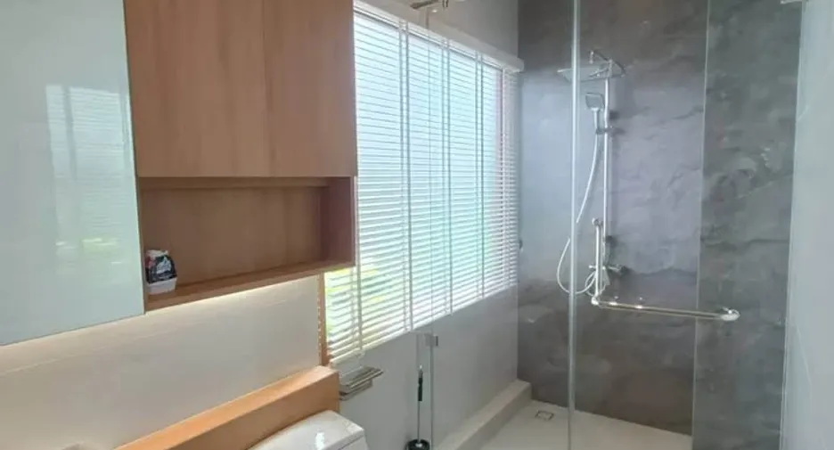 For sale 5 ベッドルーム villa in Bang Lamung, Chonburi