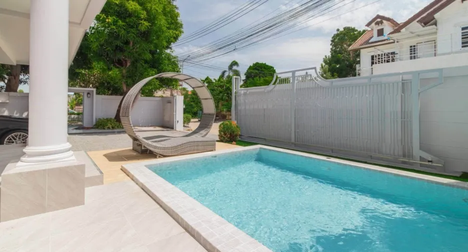 Villa zum Kauf mit 4 Zimmer in Bang Lamung, Chonburi