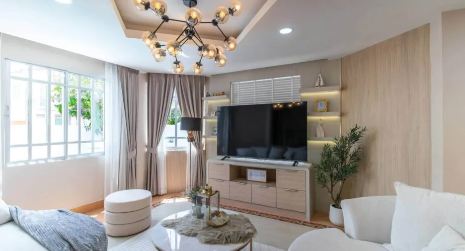 Villa zum Kauf mit 4 Zimmer in Bang Lamung, Chonburi