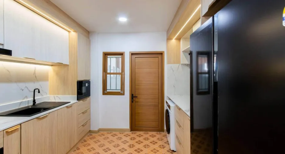 Villa zum Kauf mit 4 Zimmer in Bang Lamung, Chonburi