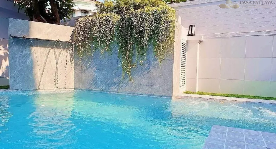 Villa zum Kauf mit 4 Zimmer in Bang Lamung, Chonburi