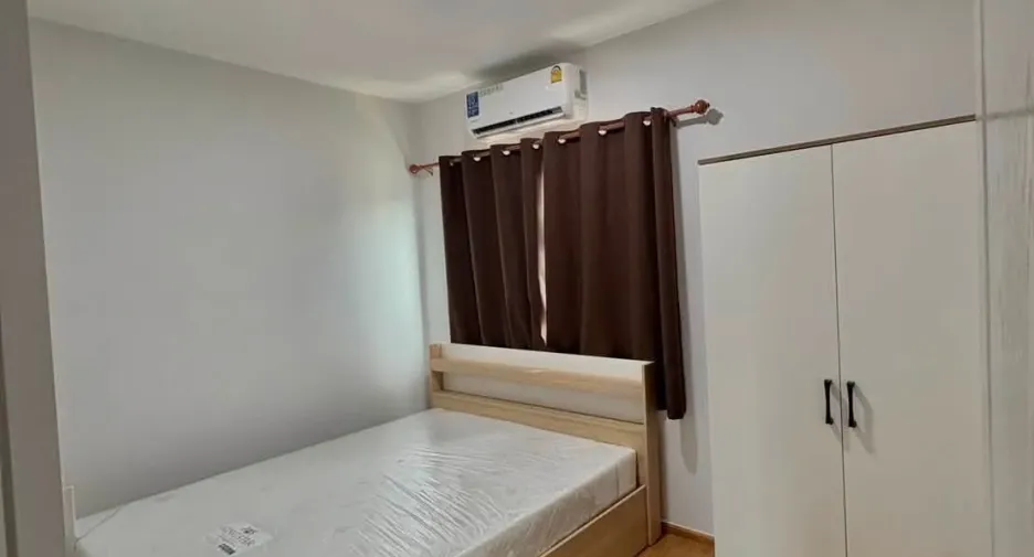 Casa adosada en alquiler de 3 habitaciones en Khlong Luang, Pathum Thani