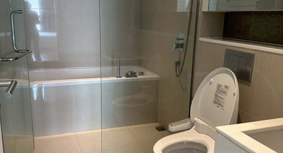 For rent 1 bed condo in Watthana, Bangkok